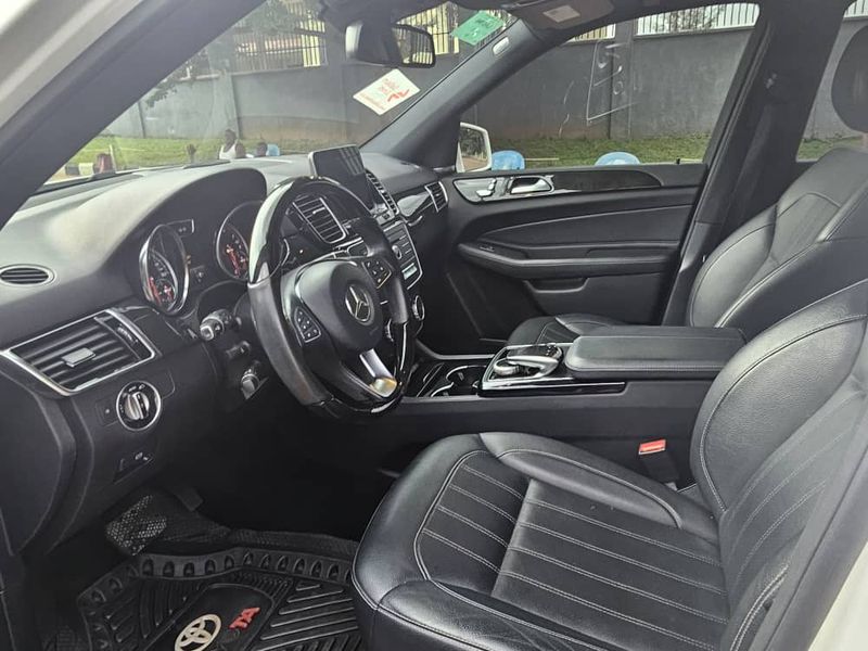 Thumbnail 7 of 2018 Mercedes-Benz GLE-Class